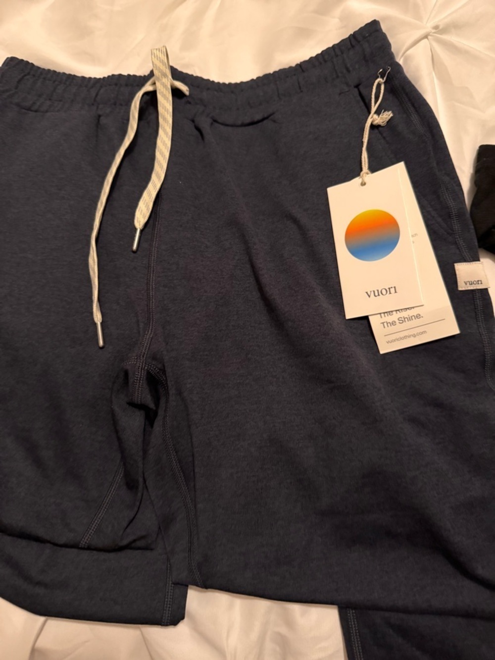 New - Vuori performance Drawstring Track Joggers in Midnight Heather